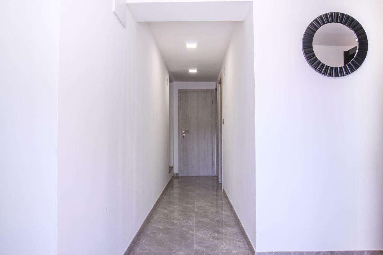 Apartment Bugenvilija Ловран Экстерьер фото