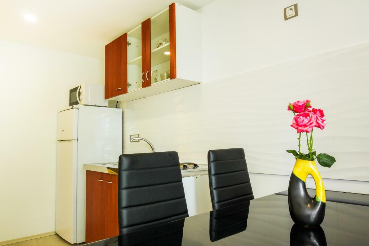 Apartment Bugenvilija Ловран Экстерьер фото